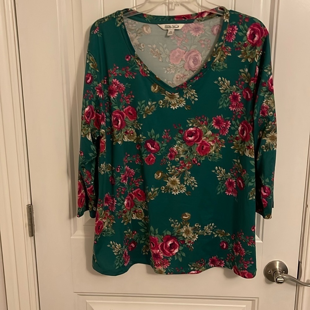The Pioneer Woman size XL green V neck floral print 3/4 sleeve blouse .